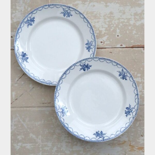 Set (2) Franse borden Saint Amand met bloemmotief*