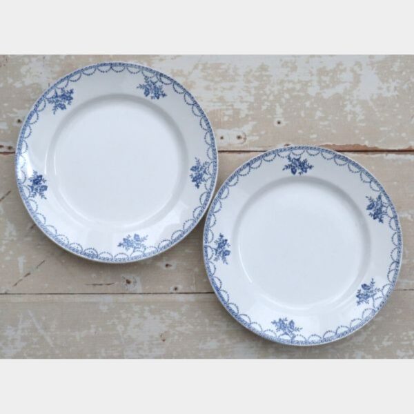 Set (2) Franse borden Saint Amand met bloemmotief*
