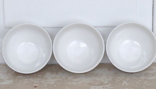 Set (3) oude Franse spoelkommen Longchamp*