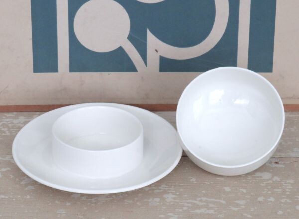 Witte botervloot/ boterstolp met onderbord