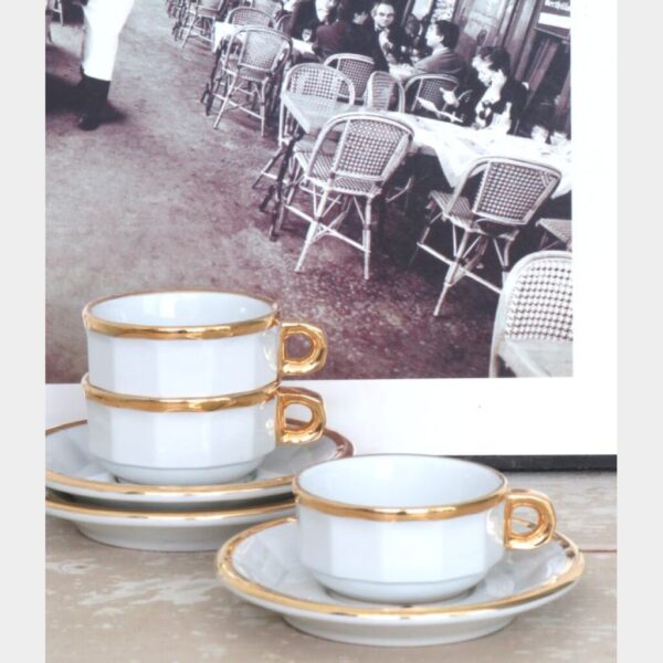 Franse espresso kop en schotel Pillivuyt wit/ goud