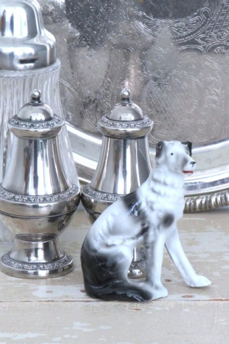 Antieke zoutstrooier "Hondje"