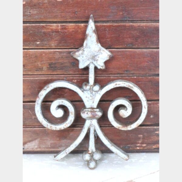 Oud ijzeren ornament