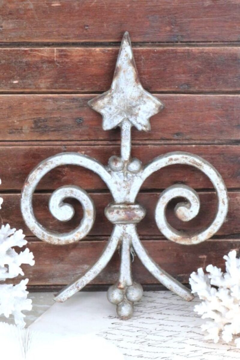 Oud ijzeren ornament