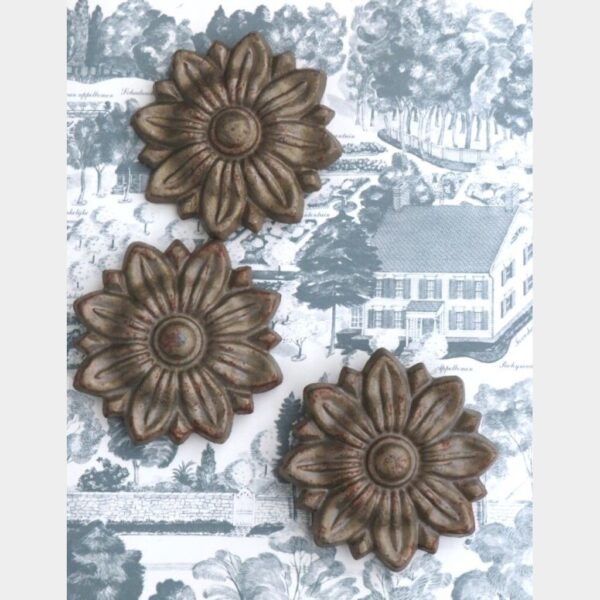 Antieke Franse bronzen bloemrozetten