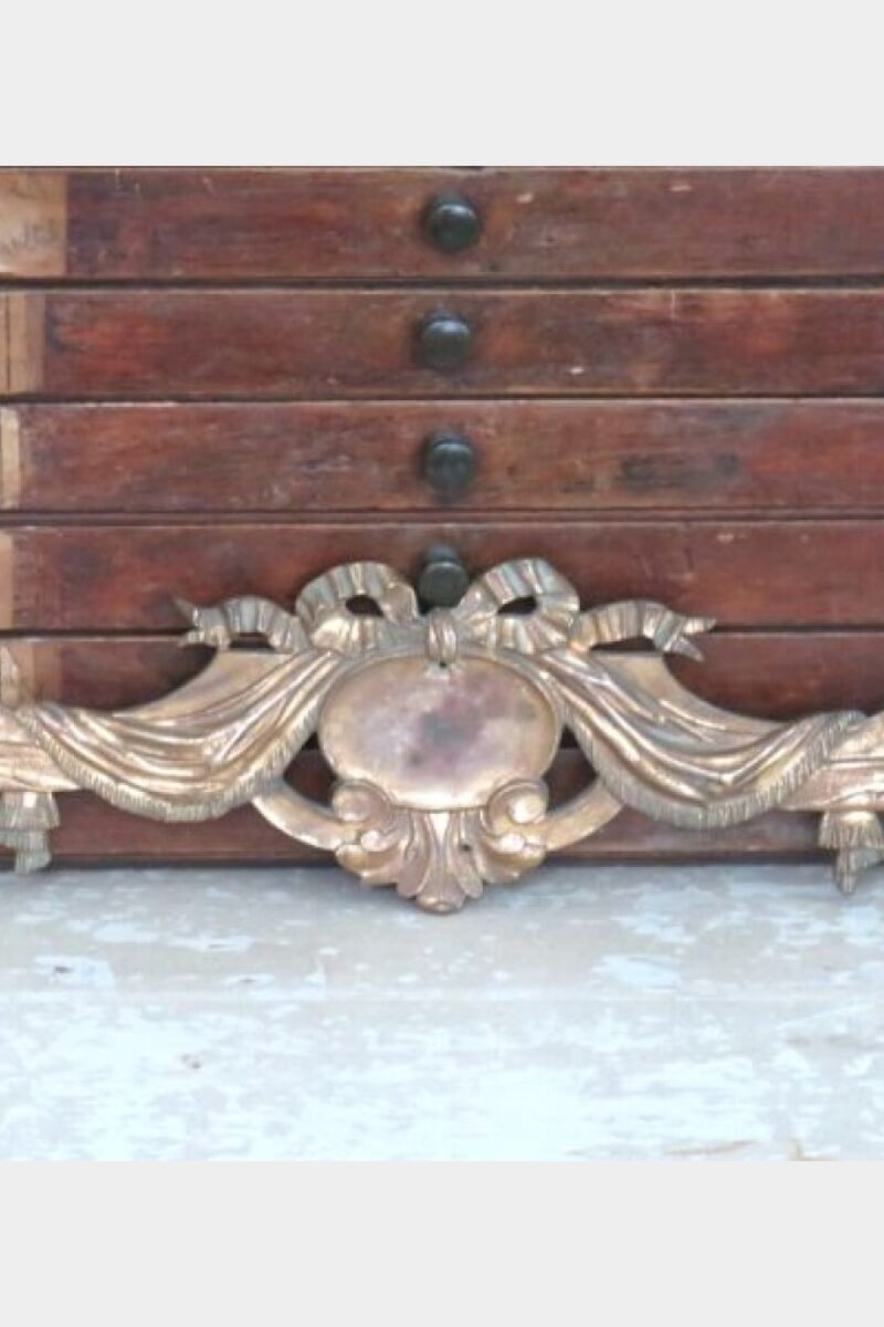 Antiek wandornament