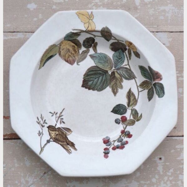 Antiek Engels bord Wedgwood ” Vogel & bramentak”