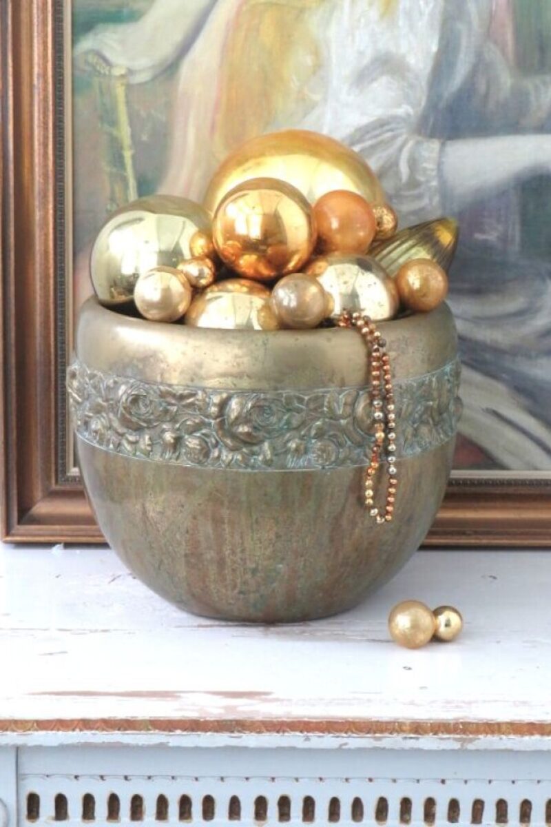 Antieke Messing cachepot met rozenrand ( Art-Nouveau)