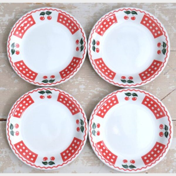 Engels vintage bord "John Tams"met kersenmotief