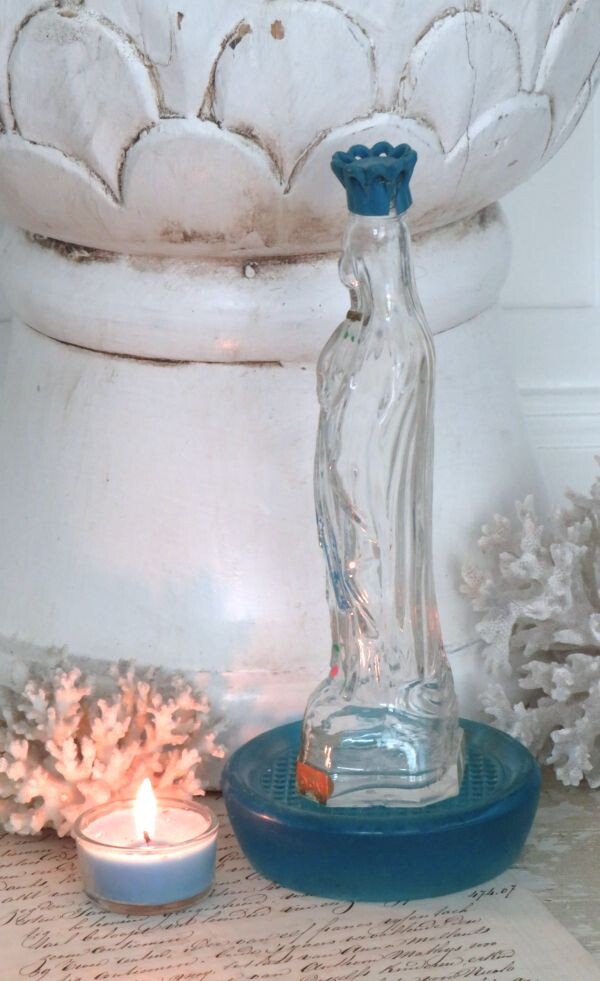 Oude wijwaterfles ND de Lourdes (3)