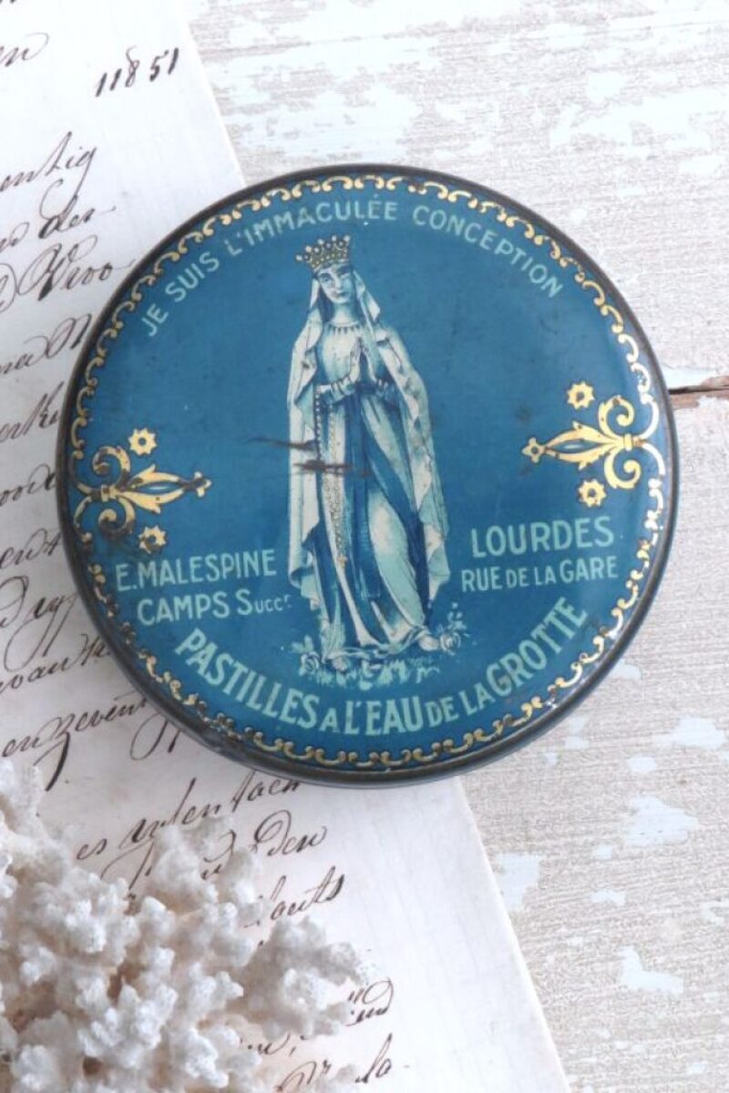 Antiek blikje Lourdes "Pastilles à L'Eau de la Grotte"