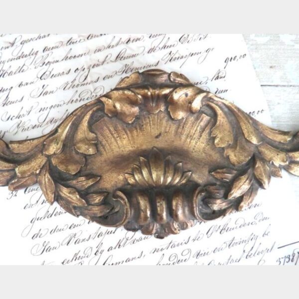 Antiek Frans ornament met schelp- en bladmotief