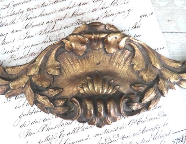 Antiek Frans ornament met schelp- en bladmotief