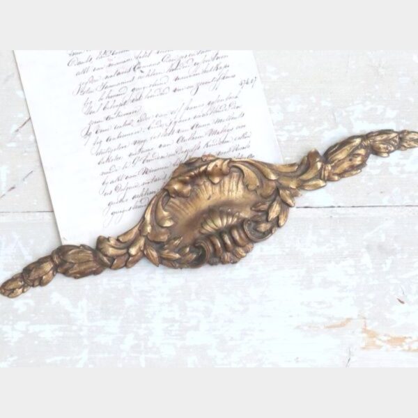 Antiek Frans ornament met schelp- en bladmotief