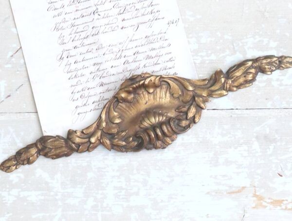 Antiek Frans ornament met schelp- en bladmotief