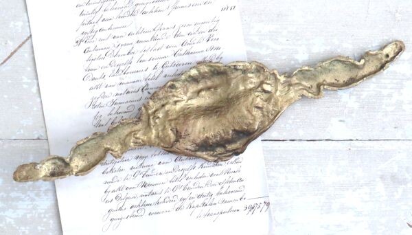 Antiek Frans ornament met schelp- en bladmotief