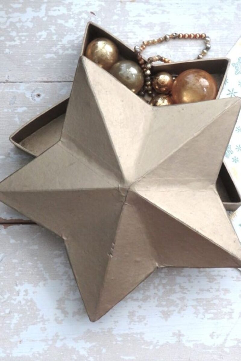 Oude vintage papiermaché kerstdoos "Ster"