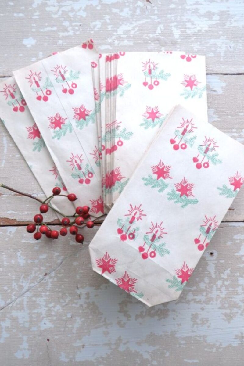 Oud kerst cadeauzakje -Rood ( jaren 50)